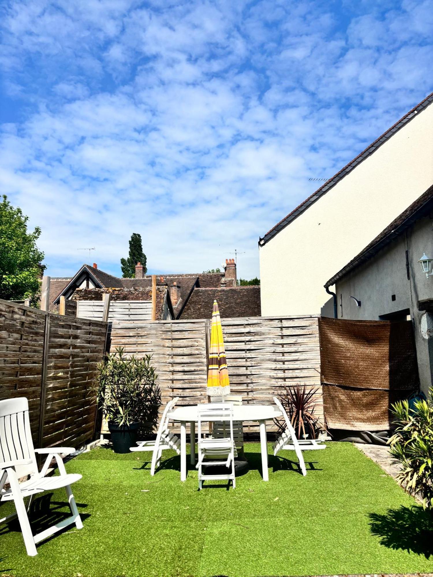 Au Champ Fleuri Apartamento Bracieux Exterior foto